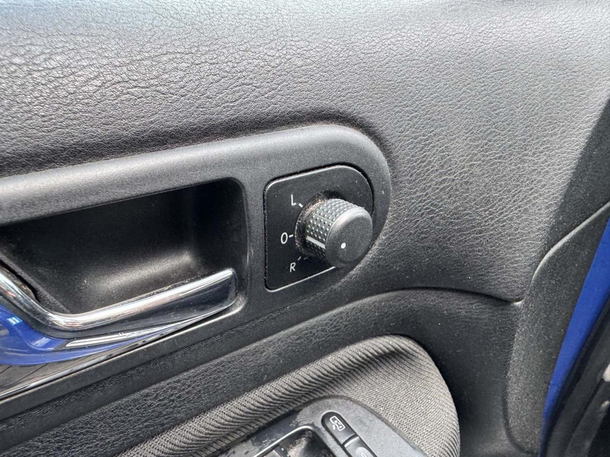 VW Golf 4 original Au&szlig;enspiegel links elektrisch verstellbar beheizt LA5C Surfblau Bj.2001